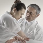 Massaggio Shiatsu per il mal di testa: i punti di pressione strategici